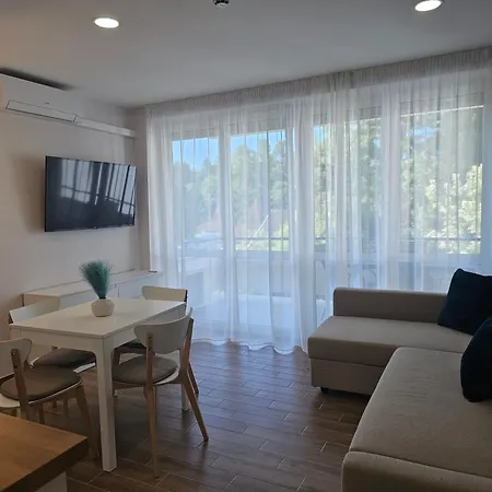 Nature Spring Deluxe Apartmants *